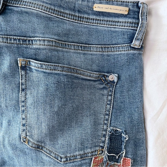 Anthro Pilcro Patchwork Patched Ripped Frayed Midrise Slim Boyfriend Jeans 29 - Picture 4 of 10